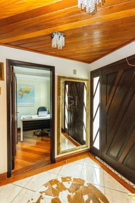 Excelente residência com 5 dormitórios, sendo 1 suíte