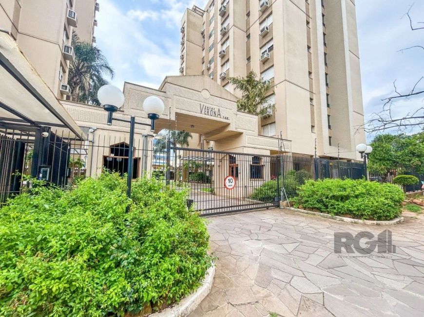 Apartamento de 03 dormitórios no Bairro Azenha na Cidade de Porto Alegre/RS .Descubra o seu novo lar