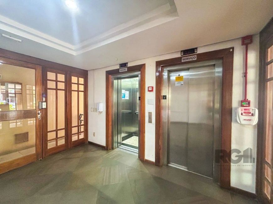 Apartamento de 03 dormitórios no Bairro Azenha na Cidade de Porto Alegre/RS .Descubra o seu novo lar