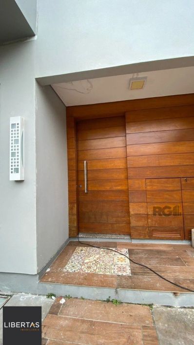 CASA 3 DORMITÓRIOS 1 SUíTE, VAGA DE GARAGEM BAIRRO HÍPICA PORTO ALEGRE RS