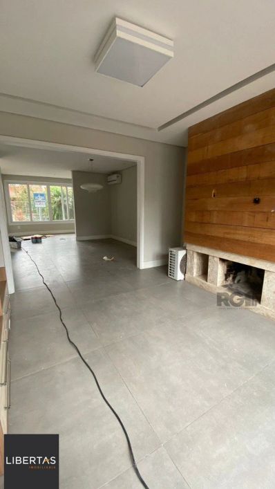 CASA 3 DORMITÓRIOS 1 SUíTE, VAGA DE GARAGEM BAIRRO HÍPICA PORTO ALEGRE RS