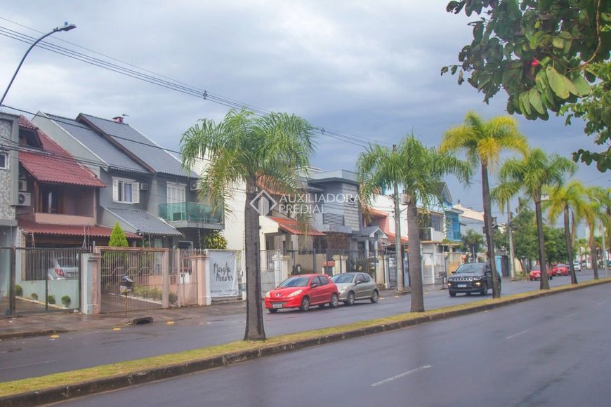 Sobrado à venda no bairro Ecoville com 156 m² e 3 dormitórios/quartos disponíveis