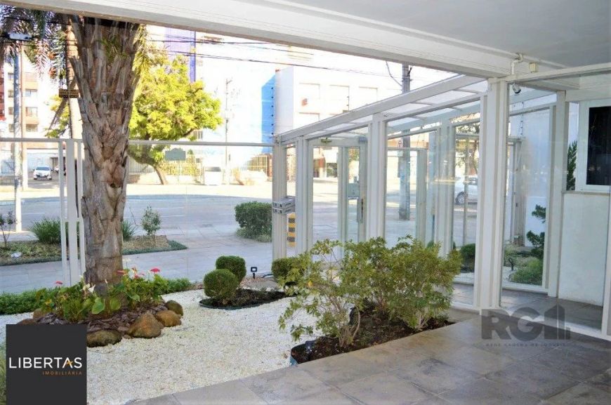 Excelente apartamento 2 dorm. sendo 1 suite, com terraço, churrasqueira, semimob