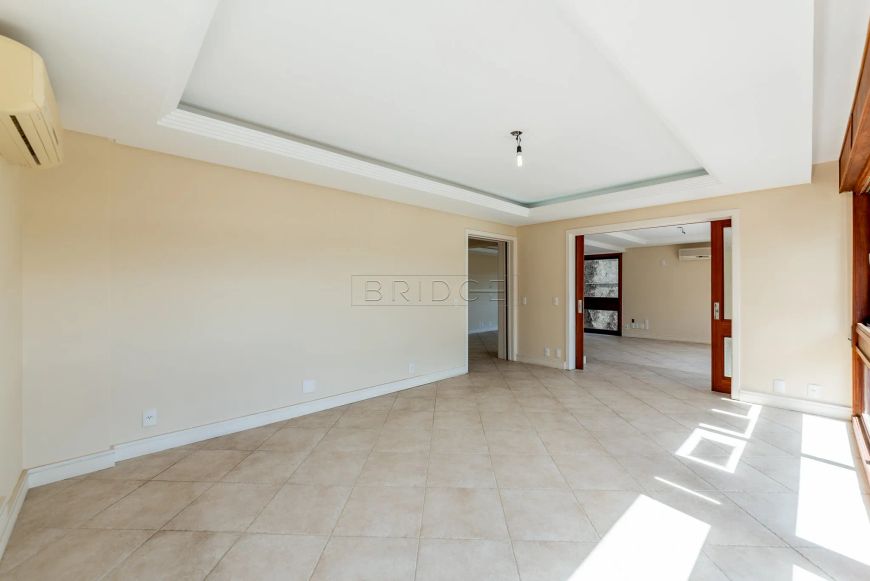 Amplo 3 quartos c 2 box no Auxiliadora!!