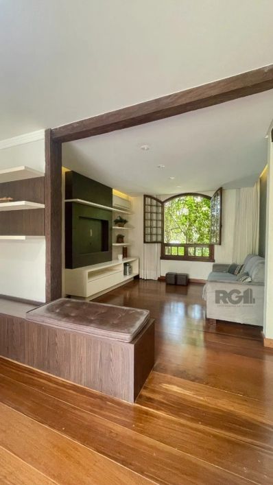 CASA EM CONDOMÍNIO / CRISTAL / ZONA SULVocê vai se encantar com esta casa em condomínio com vista pa