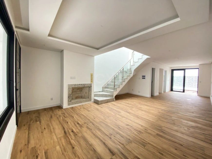 Casa com 3 quartos e 2 vagas no Ecoville.