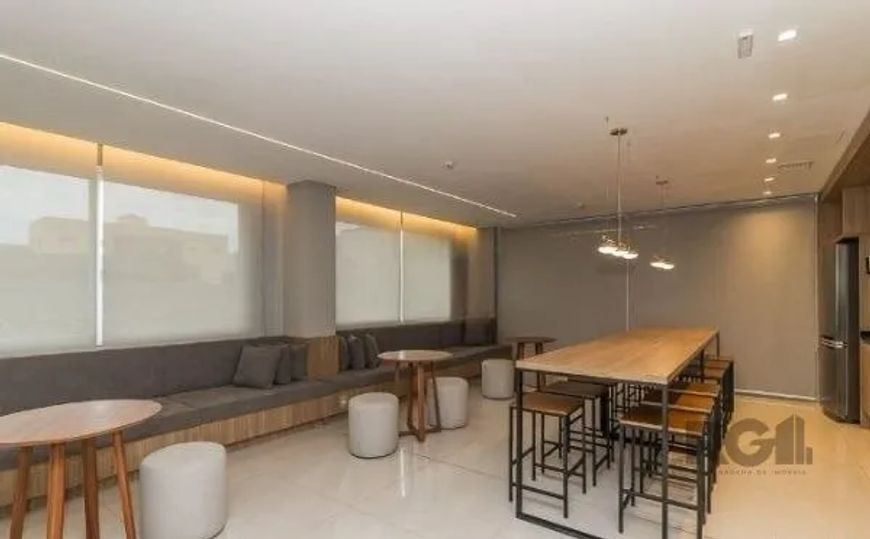 Lindo Loft aconchegante, com excelente localização próximo à PUCRS e ao Carrefour Hipermercado, ofer
