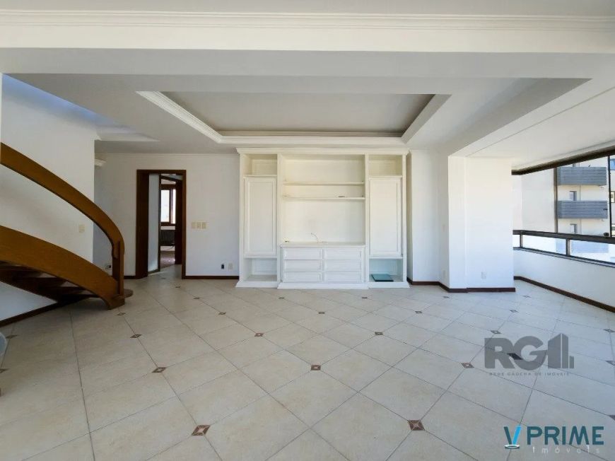 Cobertura com 222m² privativos, 3 quartos, 1 suite, lareira, piscina, 2 vagas no