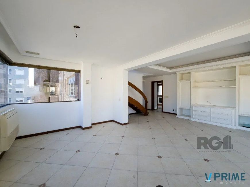 Cobertura com 222m² privativos, 3 quartos, 1 suite, lareira, piscina, 2 vagas no