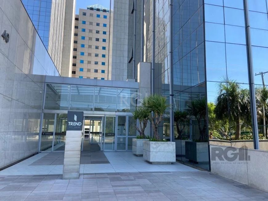Sala comercial no TREND OFFICES com 53m² , penúltimo andar com vista privilegiada para a cidade e pa