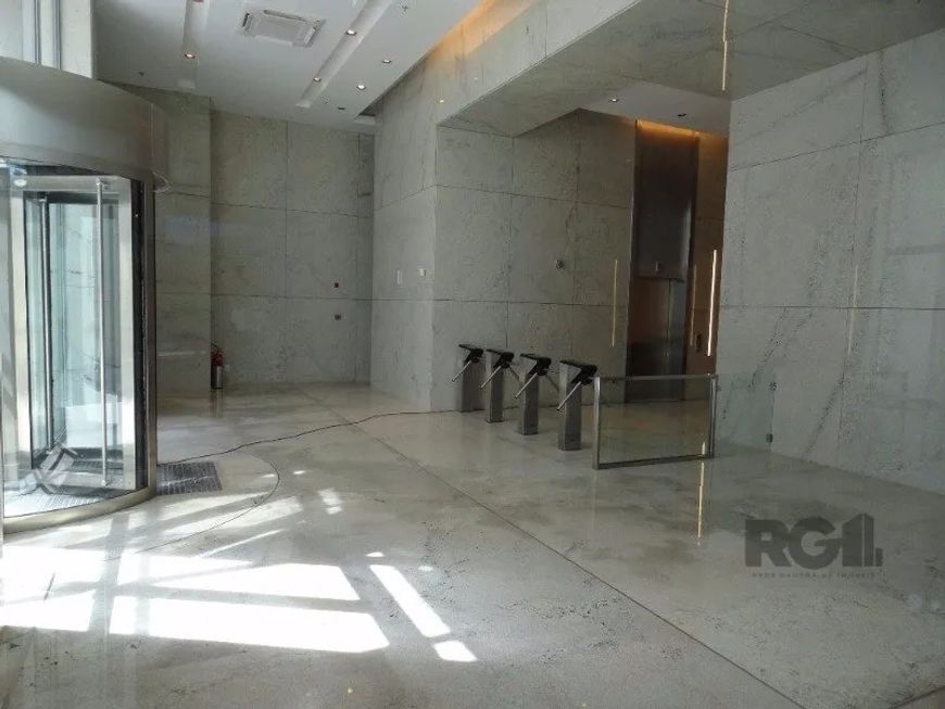 Sala comercial no TREND OFFICES com 53m² , penúltimo andar com vista privilegiada para a cidade e pa