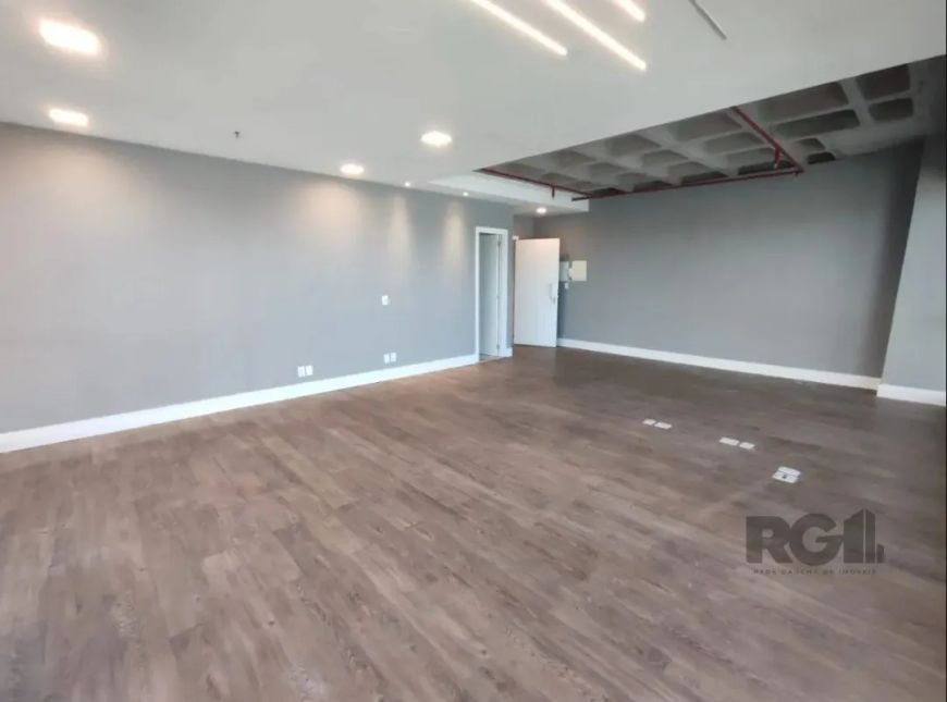 Sala comercial no TREND OFFICES com 53m² , penúltimo andar com vista privilegiada para a cidade e pa