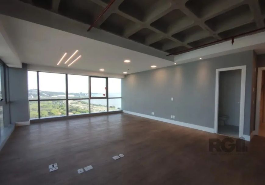 Sala comercial no TREND OFFICES com 53m² , penúltimo andar com vista privilegiada para a cidade e pa