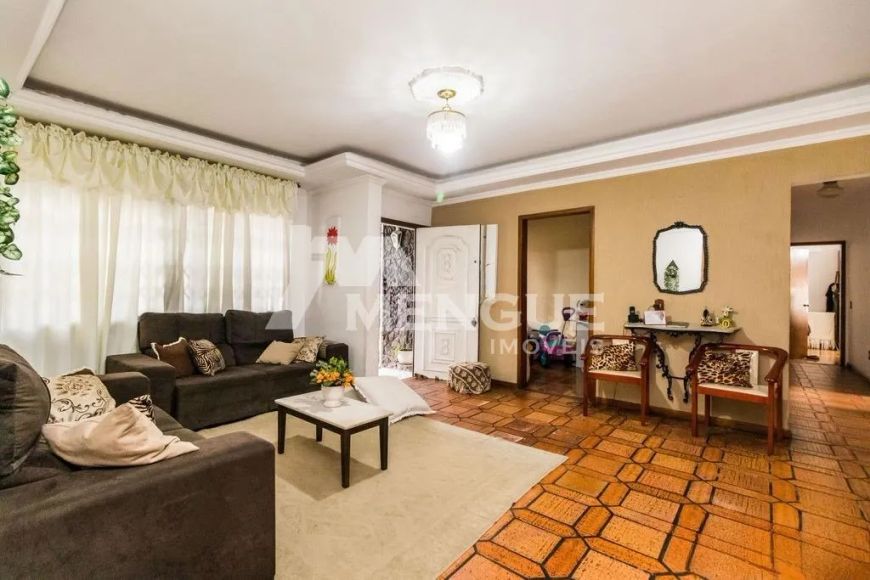 Casa/sobrado 6 dormitórios e 3 vagas de garagem, à venda no bairro Sarandi em Porto Alegre, 202m² pr