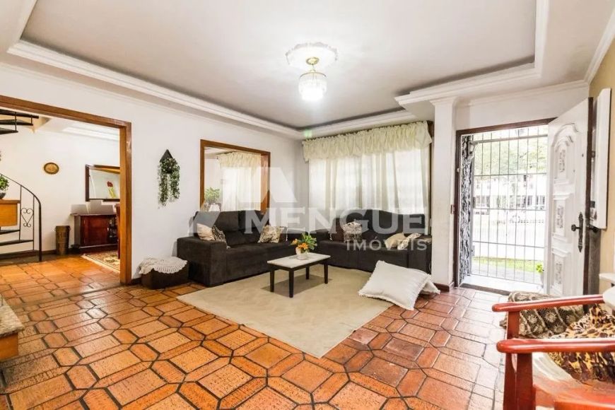 Casa/sobrado 6 dormitórios e 3 vagas de garagem, à venda no bairro Sarandi em Porto Alegre, 202m² pr