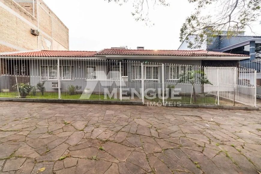 Casa/sobrado 6 dormitórios e 3 vagas de garagem, à venda no bairro Sarandi em Porto Alegre, 202m² pr