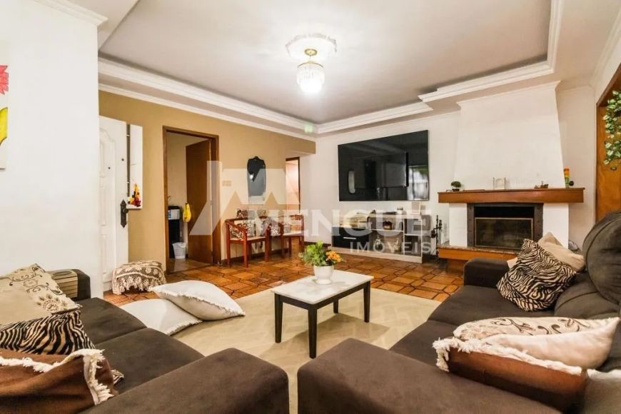 Casa/sobrado 6 dormitórios e 3 vagas de garagem, à venda no bairro Sarandi em Porto Alegre, 202m² pr