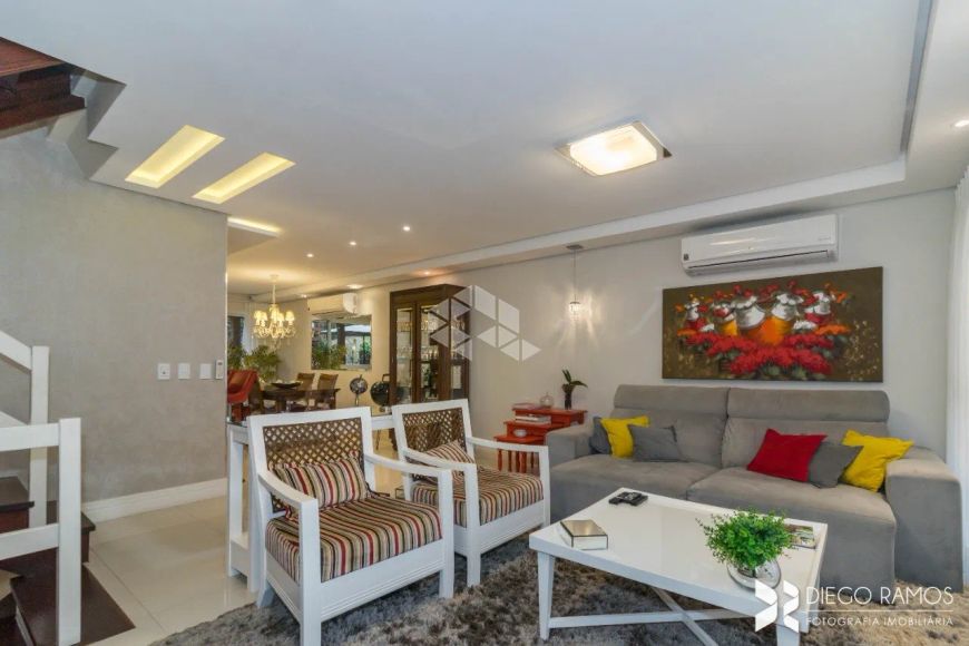 Segurança e lazer para família! Casa em condomínio na zona sul