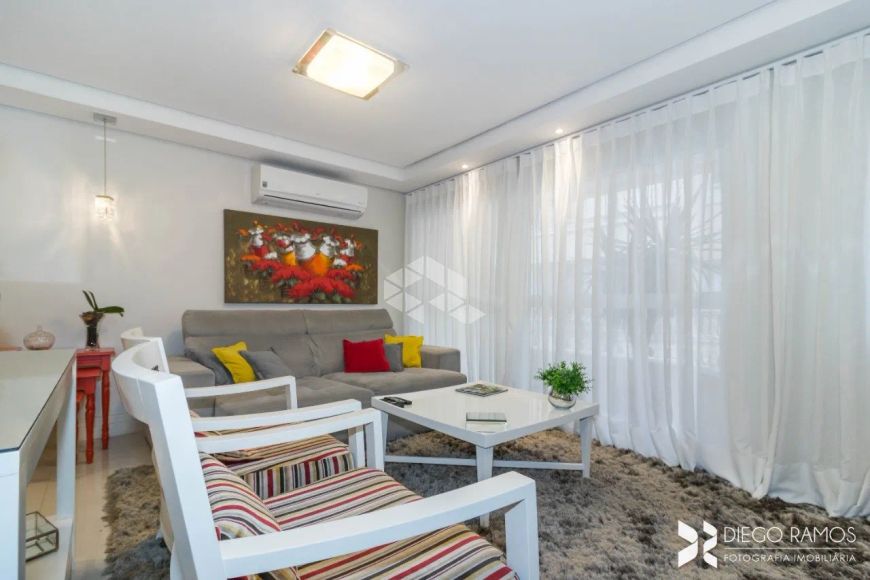 Segurança e lazer para família! Casa em condomínio na zona sul