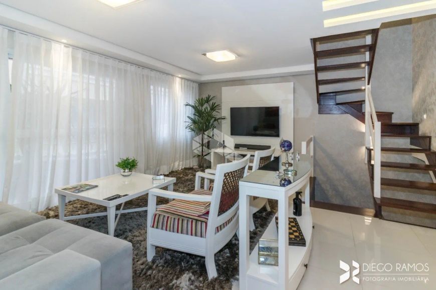 Segurança e lazer para família! Casa em condomínio na zona sul