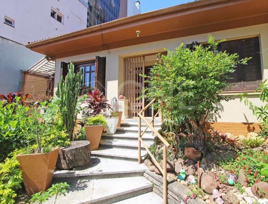 ONE24694 - Casa comercial à venda no bairro Auxiliadora