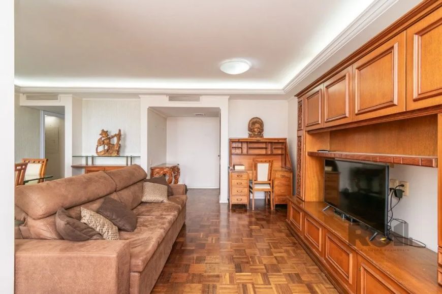 Ótimo e amplo apartamento no Centro, andar alto, mobiliado, DESOCUPADO, com 167m² privativos, de fre