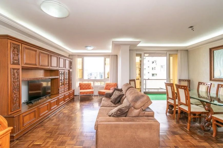 Ótimo e amplo apartamento no Centro, andar alto, mobiliado, DESOCUPADO, com 167m² privativos, de fre