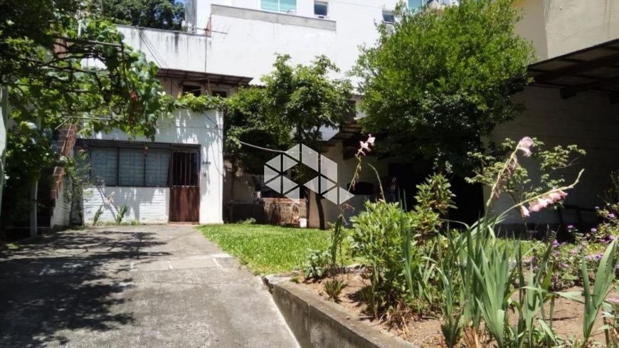 TERRENO Á VENDA DE 307 M², PODENDO CONSTRUIR ATÉ 75% DO TERRENO, PRÓXIMO AO ZAFFARI E AV. GOETHE.