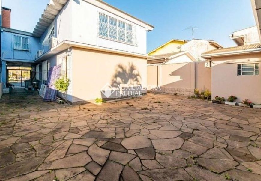 Casa Comercial - 193m2, 6 salas, 3 dorm, pátio, garagem - Av Benno Mentz!