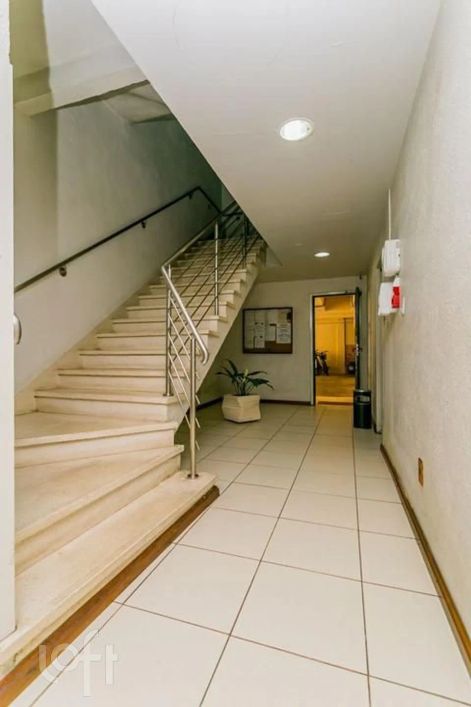 Apartamento à venda em Petrópolis com 140 m², 2 quartos, 1 vaga