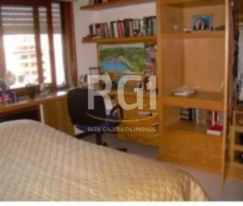 Vende-se cobertura 3 (três) dormitórios com suíte, 2 (duas) vagas de garagem no bairro Bela Vista m