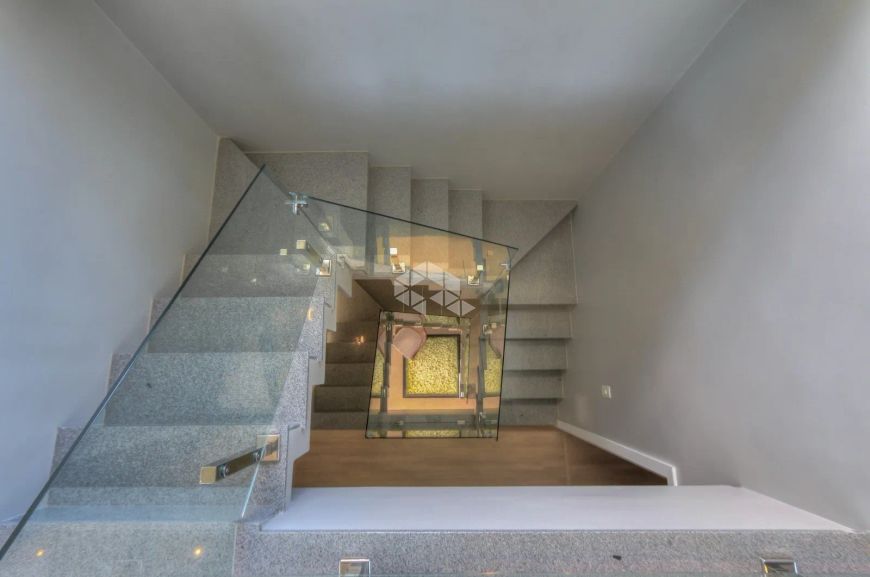 Casa com 335 m² e 3 quartos à venda no bairro Pedra Redonda