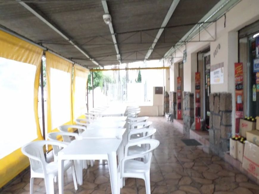 PRÉDIO COMERCIAL COM APARTAMENTO