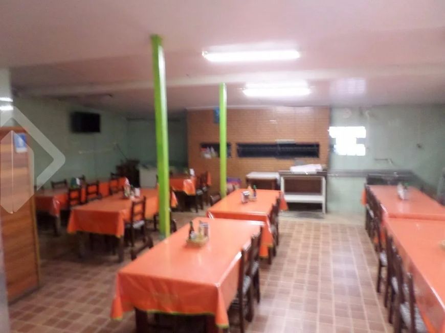 PRÉDIO COMERCIAL COM APARTAMENTO