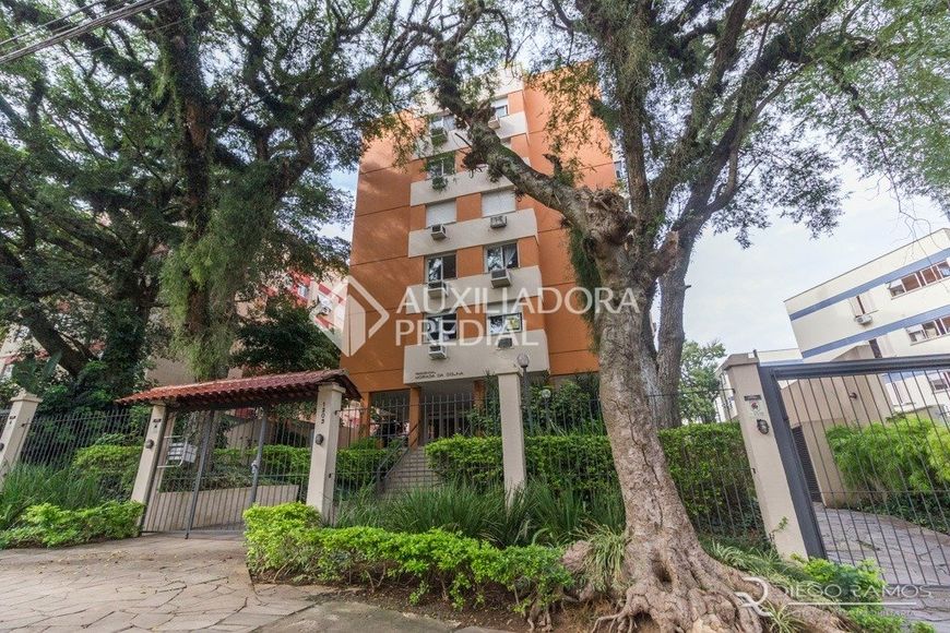 Cobertura com dois dormitórios no bairro Tristeza