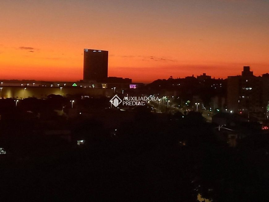 Cobertura com 210 privativos . Linda vista do Por do Sol.
