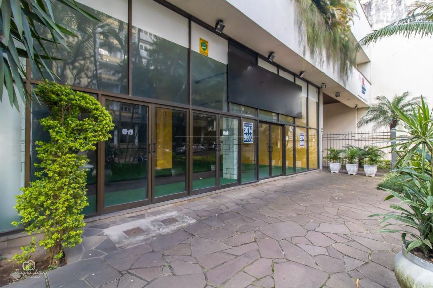 Ampla loja térrea no Bom Fim