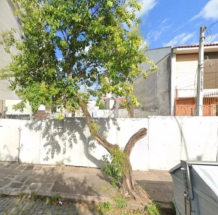 Excelente terreno de 308m² privativos no Bairro Rio Branco, à poucas quadras da Av. Protasio Alves,