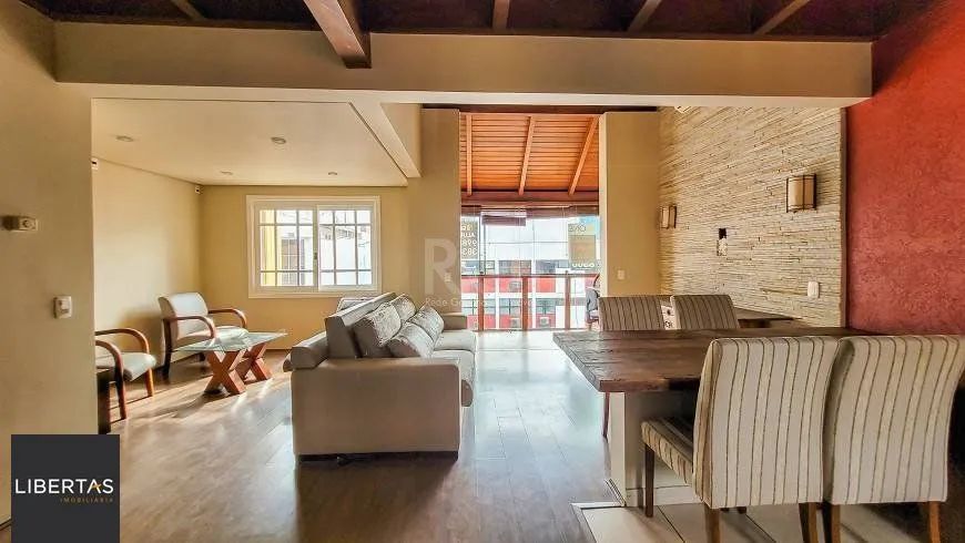 Apartamento 94m² - semi mobiliado, 2 dormitórios, 1 suíte, terraço e 2 vagas de