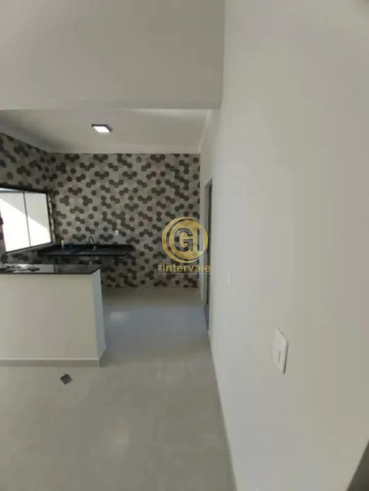 Casa a Venda 2 dormitórios (SENDO 1 SUÍTE)NO JARDIM HÍPICA PINHEIRO em Taubaté-SP