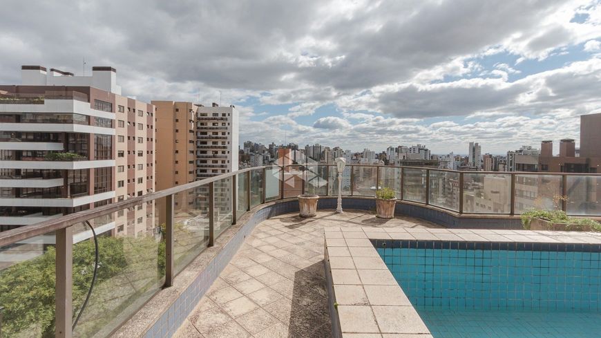 Cobertura com 03 dormitórios/quartos, 03 vagas/box, no bairro Petrópolis em Porto Alegre RS