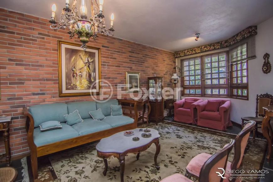 Casa à venda Rua Doutor Jorge Fayet, Chácara das Pedras - Porto Alegre