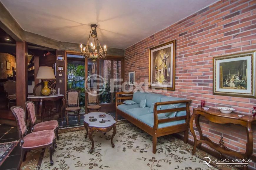 Casa à venda Rua Doutor Jorge Fayet, Chácara das Pedras - Porto Alegre