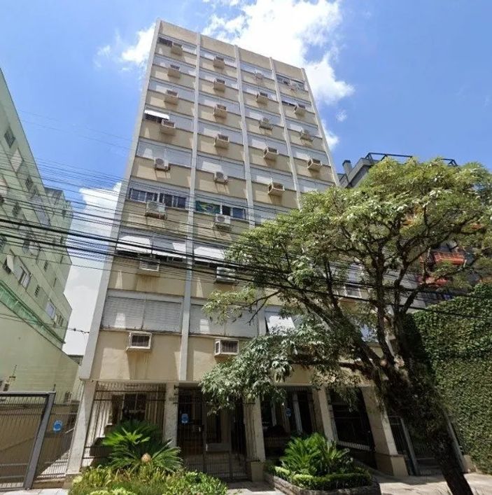 Semi mobiliado, ótimo apartamento em andar alto com linda vista panorâmica, orientação leste, com mu