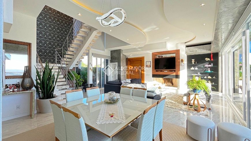 Casa em condomínio exclusivo com Vista para o Guaíba