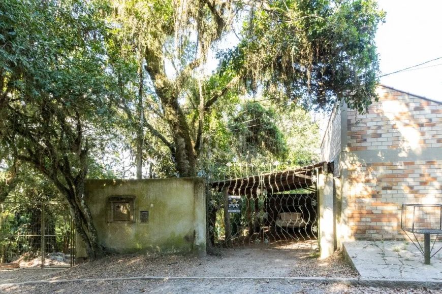 Casa em Belém Novo, com uma vista espetacular.terreno medindo uma área total de de quase 2.000m²Casa