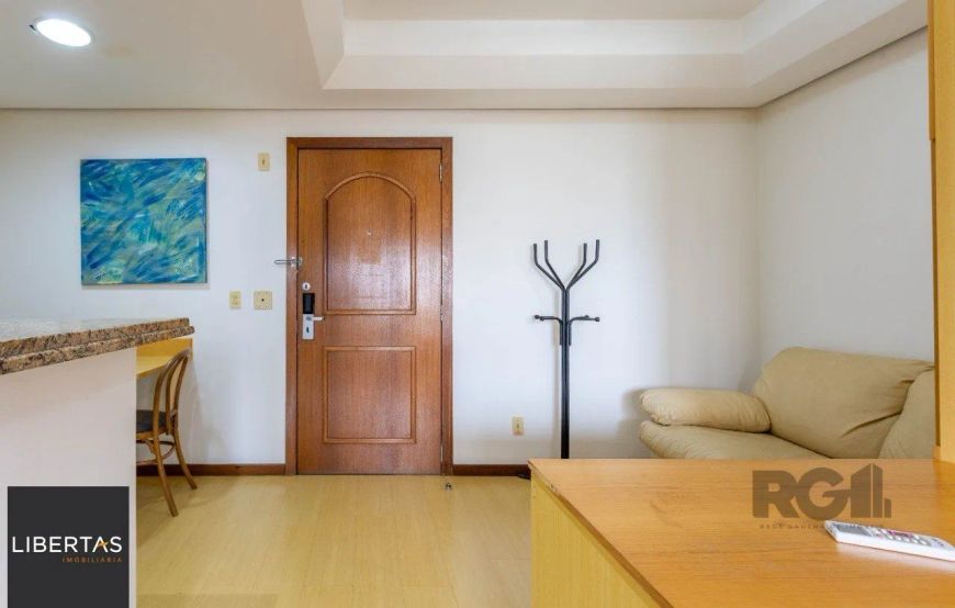 VENDO APARTAMENTO UM DORMITORIO BOM FIM