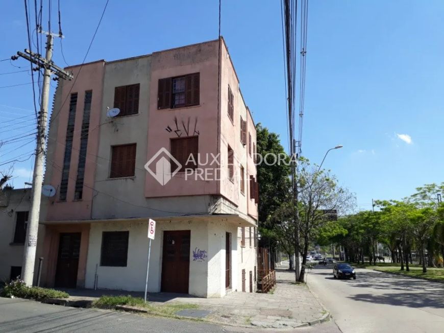 PRÉDIO COM 5 APARTAMENTOS NA RUA JACOOB VONTOBEL