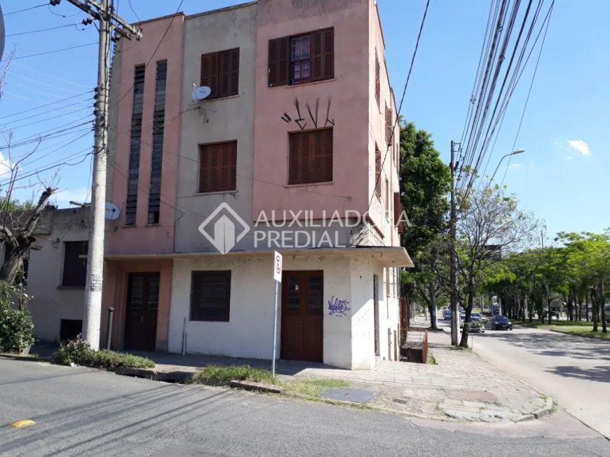 PRÉDIO COM 5 APARTAMENTOS NA RUA JACOOB VONTOBEL