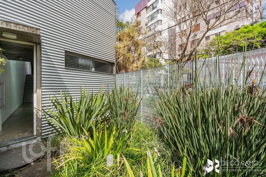 Casa à venda em Menino Deus com 240 m², 2 quartos, 3 vagas